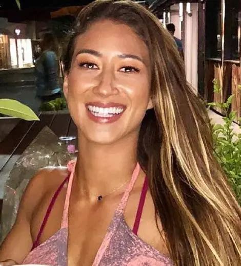 Karina Elle Biography